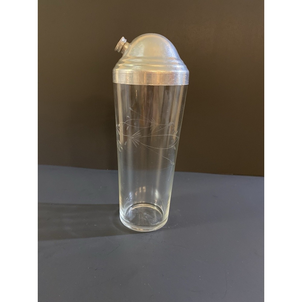 Mid Centry Etched Glass Cocktail Shaker.‎ Vintage, Screw Lid.